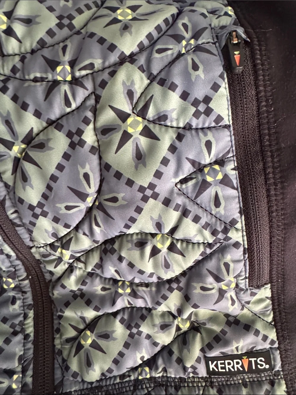 Kerrits Girls Riding Equestrian Jacket w/ Pocket Large EUC Quilted Mosaic Print